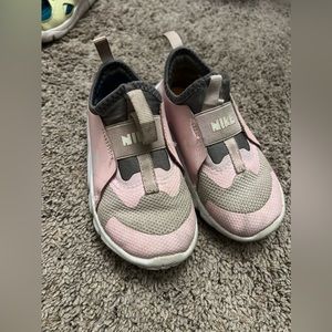 Toddler nike shoes